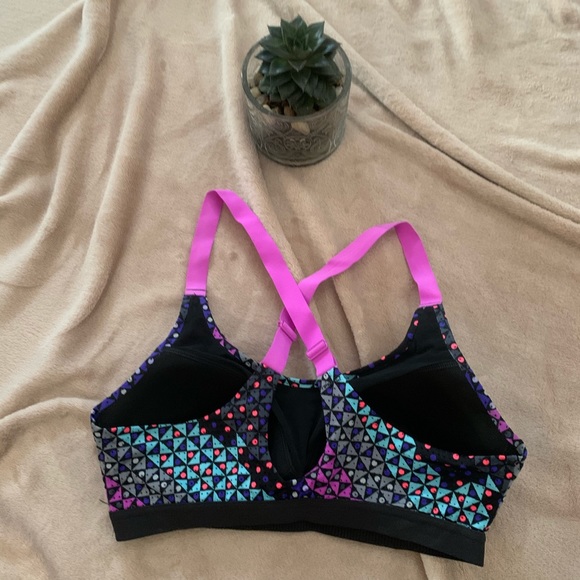 Victoria’s Secret sport bra/top size 34C - Picture 3 of 5